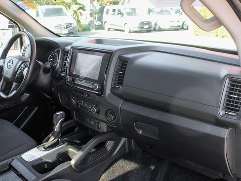 Used 2022 Nissan Frontier S image 32