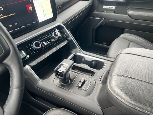 Used 2024 GMC Sierra 1500 Denali image 17