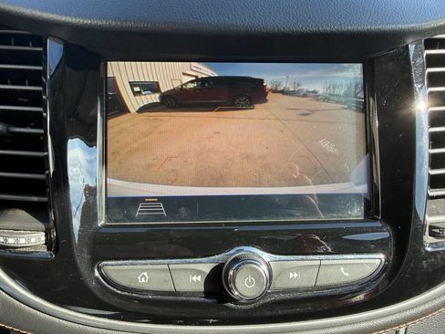 Used 2018 Chevrolet Trax LT w/ LT Convenience Package image 18