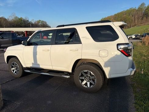 Used 2022 Toyota 4Runner TRD Off-Road Premium image 5