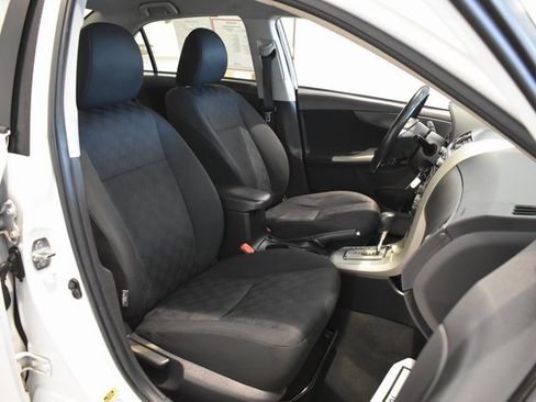 Used 2010 Toyota Corolla S image 11