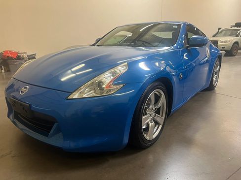Used 2009 Nissan 370Z Touring image 4
