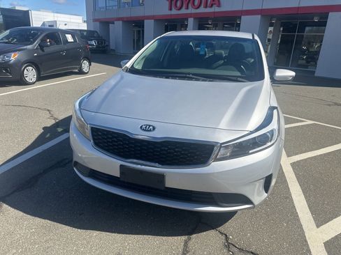 Used 2017 Kia Forte LX image 13