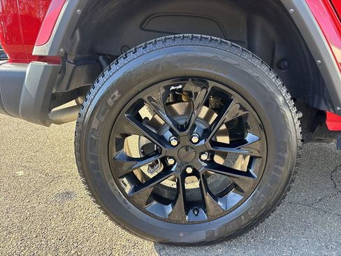 Used 2022 Jeep Wrangler Unlimited Sahara w/ LED Lighting Group image 32