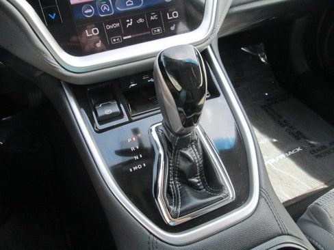 Used 2022 Subaru Outback Premium AWD/4WD image 17