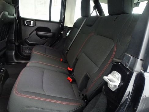 Certified 2022 Jeep Wrangler Unlimited Rubicon w/ Xtreme Recon 35" Tire Package image 3