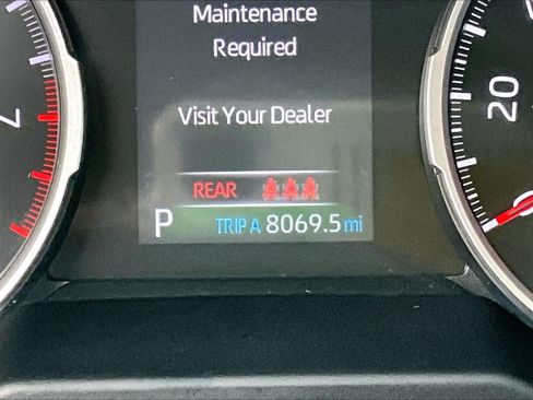 Used 2019 Toyota RAV4 XLE w/ Convenience Package FWD image 26