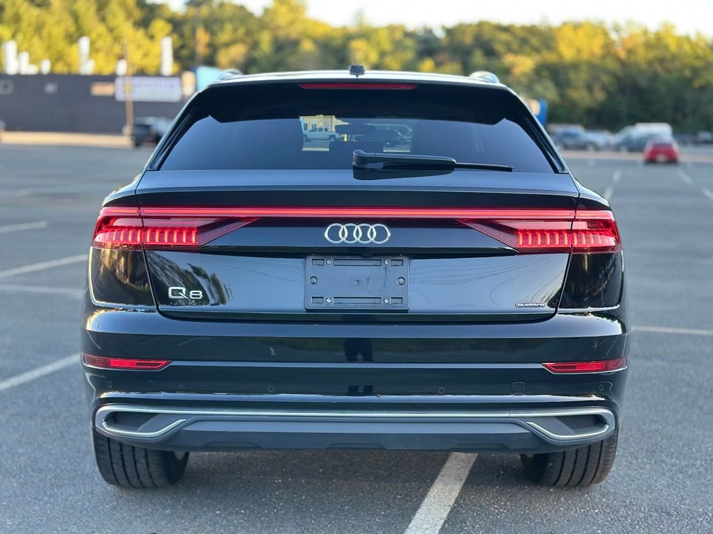 Used 2023 Audi Q8 Premium w/ Convenience Package AWD/4WD image 5