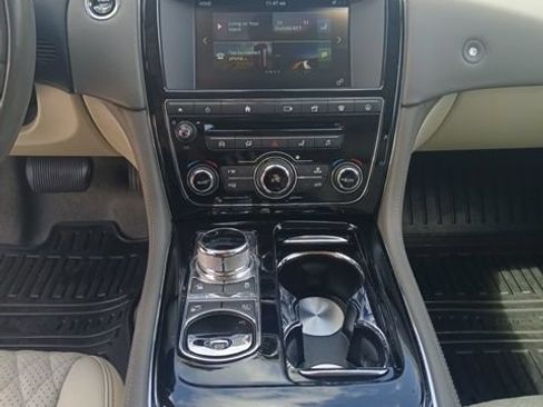 Used 2016 Jaguar XJ L Portfolio AWD/4WD image 19