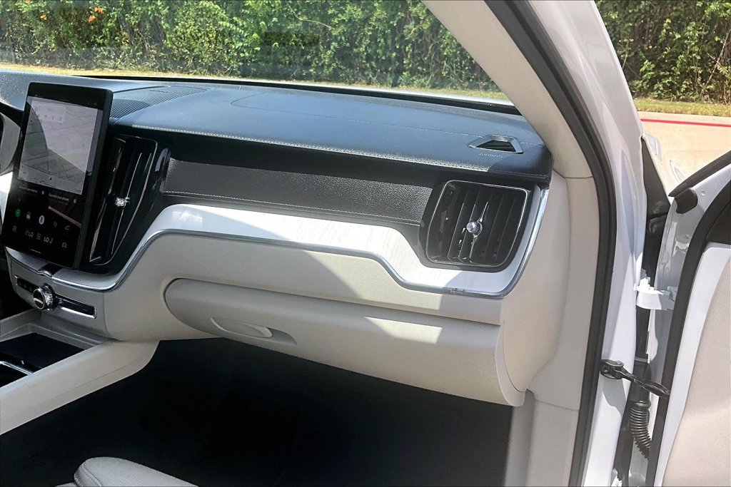 Certified 2026 Volvo XC60 B5 Ultra AWD/4WD image 21
