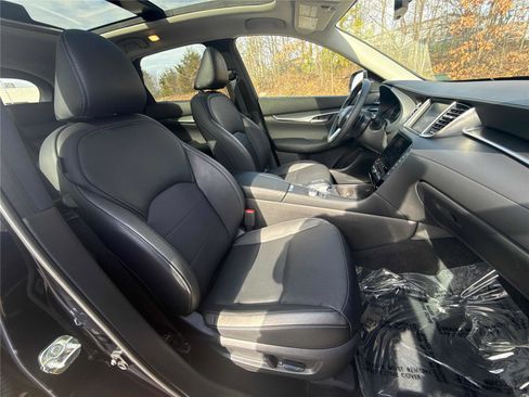Certified 2025 INFINITI QX50 Luxe image 24