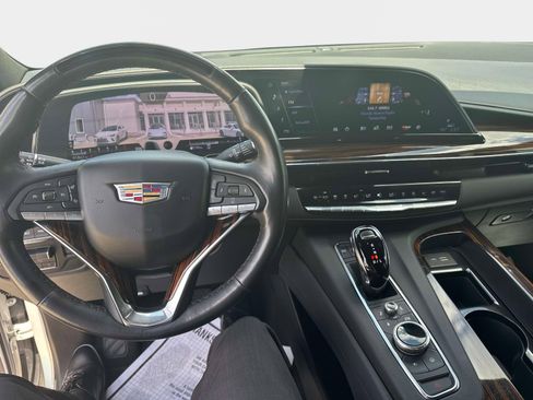 Used 2022 Cadillac Escalade ESV Premium Luxury w/ Performance Package AWD/4WD image 15