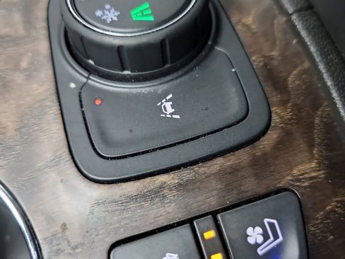 Used 2023 GMC Acadia Denali image 34