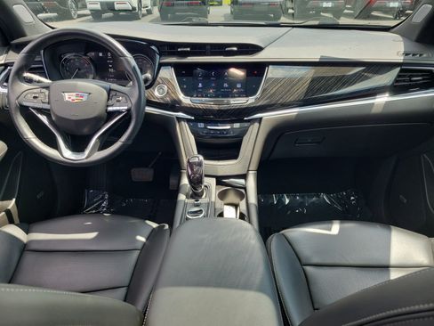 Used 2022 Cadillac XT6 Premium Luxury w/ Technology Package AWD/4WD image 9