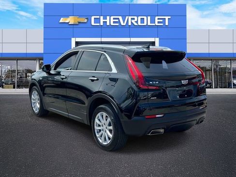Used 2023 Cadillac XT4 Luxury w/ Cold Weather Package AWD/4WD image 6