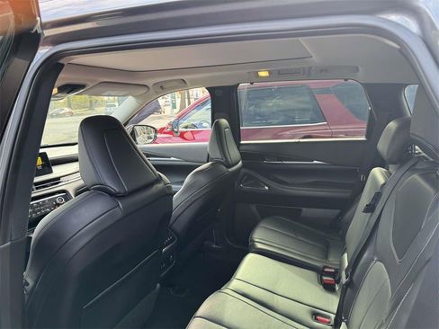 Used 2022 INFINITI QX60 Sensory w/ Vision Package image 11