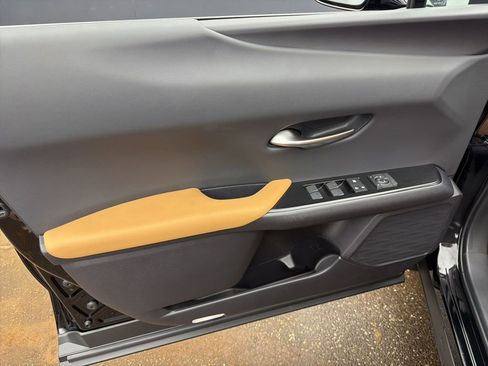 Used 2024 Lexus UX 250h AWD w/ Premium Package image 12