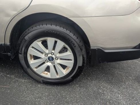 Used 2018 Subaru Outback 2.5i Premium image 10