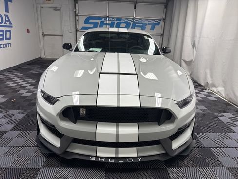 Used 2017 Ford Mustang Shelby GT350 image 2