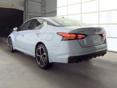 Used 2023 Nissan Altima 2.5 SR AWD/4WD image 6