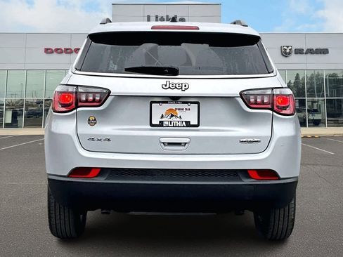 Used 2024 Jeep Compass Latitude image 5