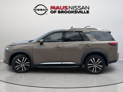 Certified 2023 Nissan Pathfinder Platinum w/ Cargo Package AWD/4WD image 5