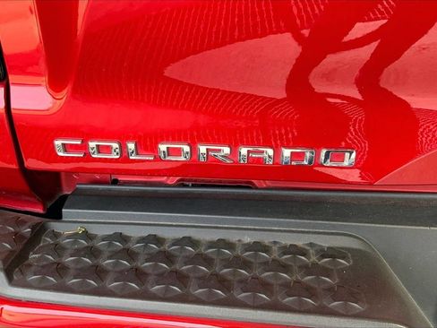 Used 2023 Chevrolet Colorado LT RWD image 9
