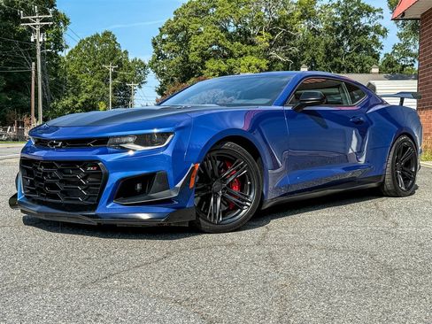Used 2022 Chevrolet Camaro ZL1 RWD image 2