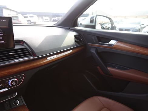 Used 2022 Audi Q5 2.0T Premium w/ Convenience Package image 15