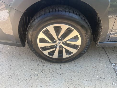 Used 2025 Subaru Outback Premium AWD/4WD image 5