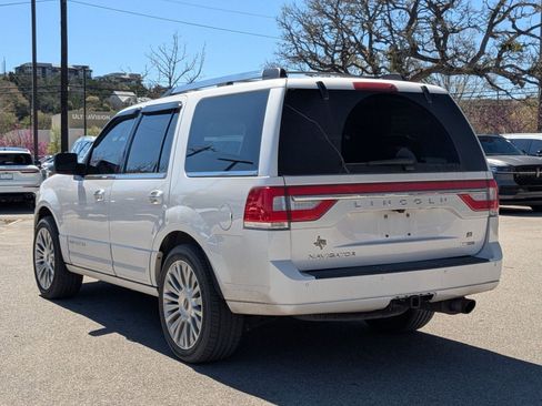 Used 2016 Lincoln Navigator Select image 5