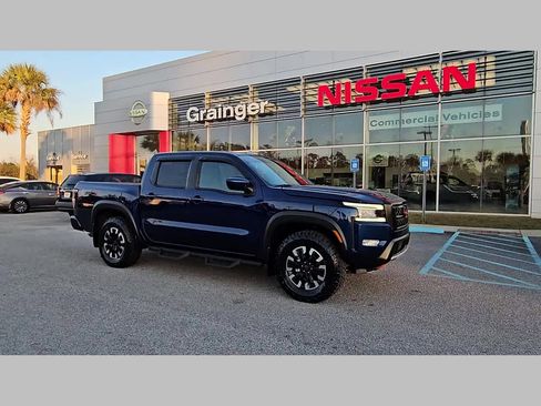 Used 2022 Nissan Frontier PRO-4X w/ Technology Package image 18