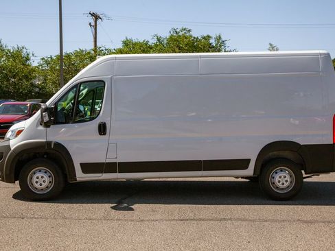 Used 2023 RAM ProMaster 2500 FWD image 8