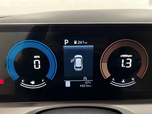 Used 2025 Hyundai Tucson SEL image 17