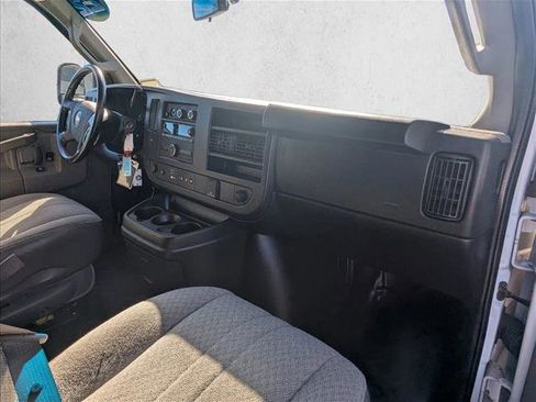 Used 2022 Chevrolet Express 3500 w/ Driver Convenience Package image 16