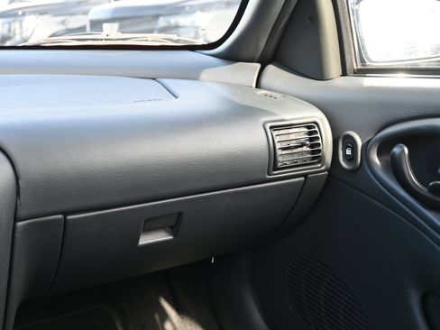 Used 2005 Chevrolet Cavalier Sedan w/ Preferred Equipment Group FWD image 8