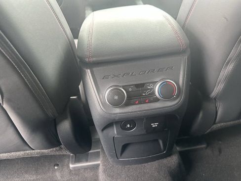 Used 2025 Ford Explorer ST image 11