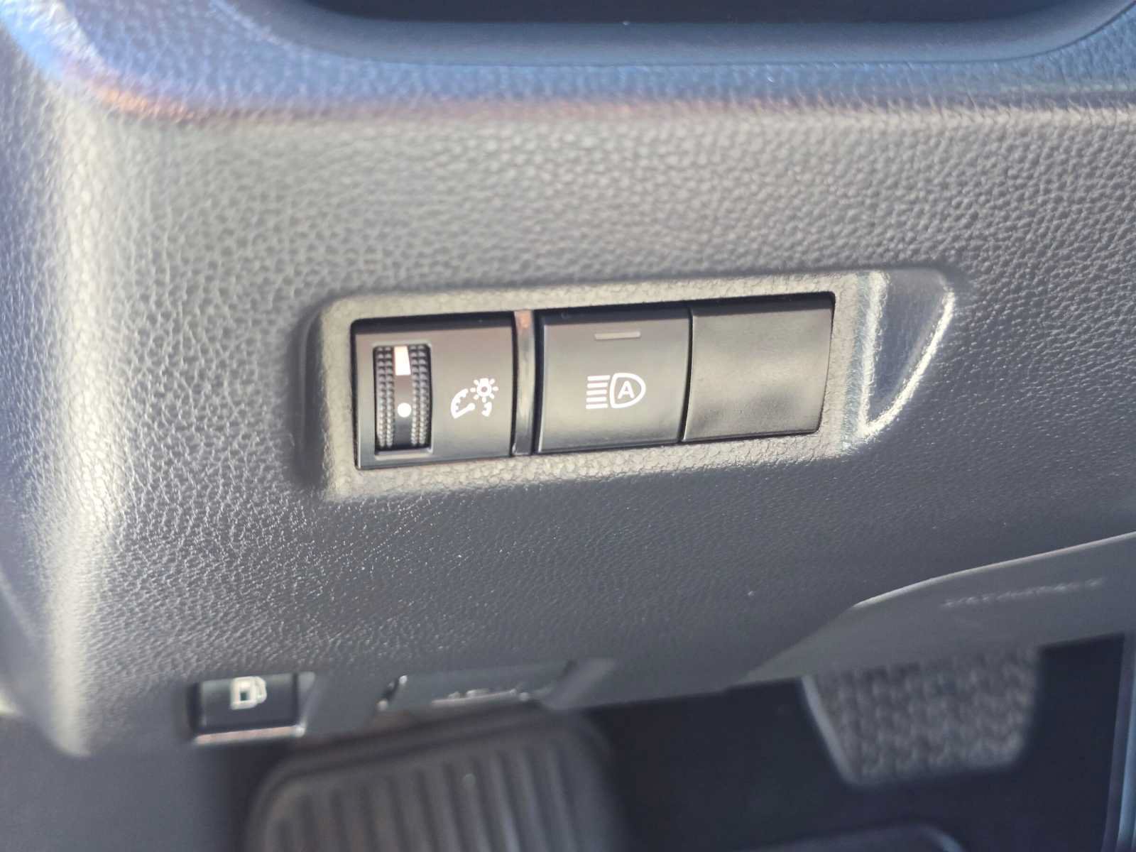 Certified 2025 Toyota RAV4 XLE AWD/4WD image 24