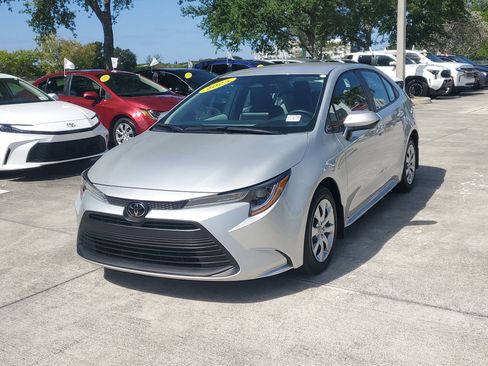Certified 2025 Toyota Corolla LE FWD image 7