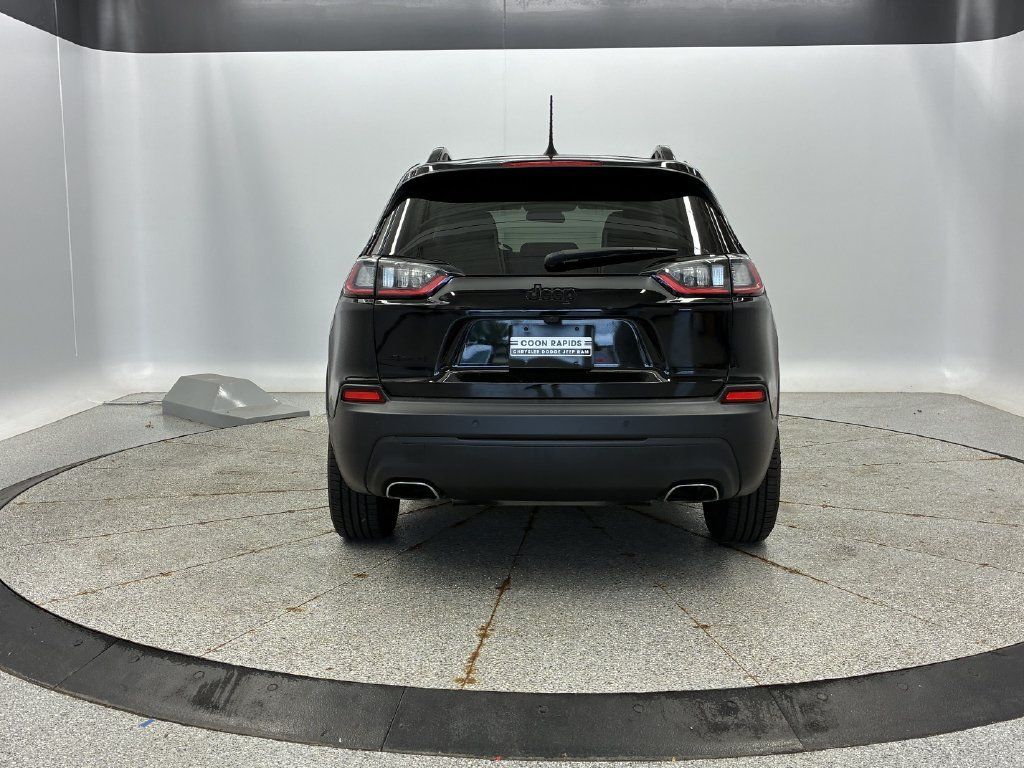 Certified 2019 Jeep Cherokee Latitude Plus AWD/4WD image 3