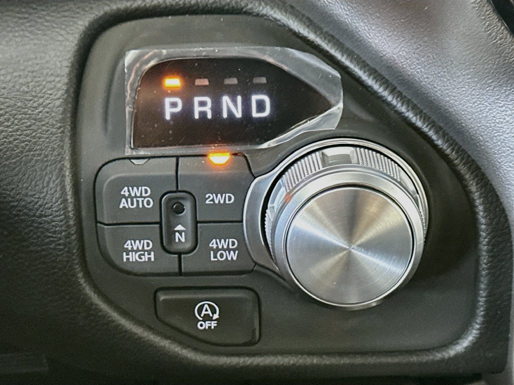 New 2026 RAM 1500 Laramie AWD/4WD image 12
