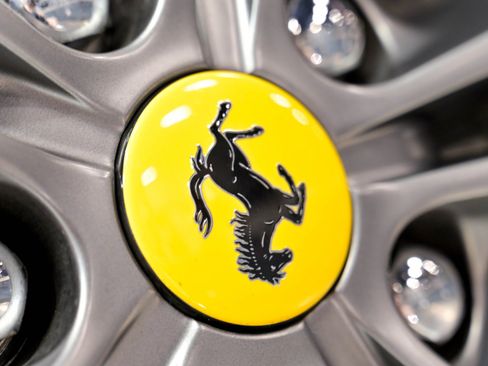 Used 2017 Ferrari GTC4Lusso AWD/4WD image 30