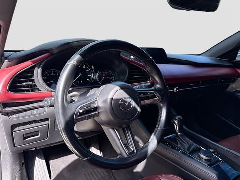 Used 2020 MAZDA MAZDA3 Premium image 10