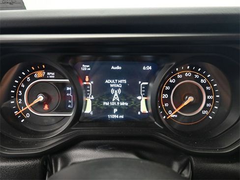 Used 2024 Jeep Wrangler Unlimited Rubicon image 18