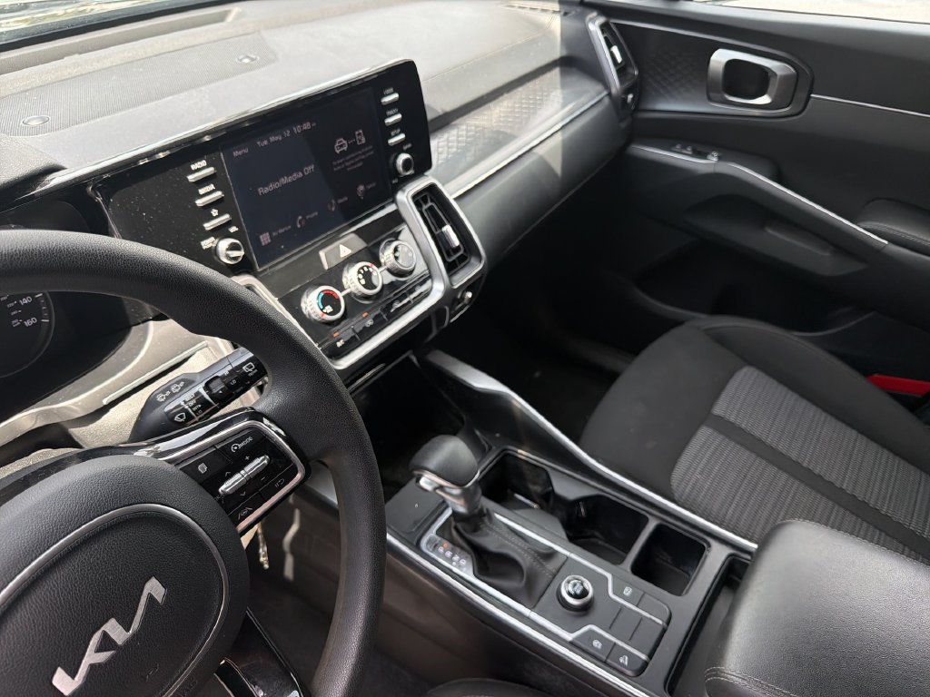 Used 2023 Kia Sorento LX FWD image 26