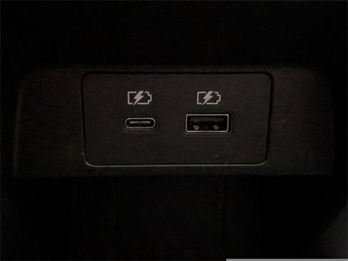 Used 2022 Mitsubishi Outlander SE image 16