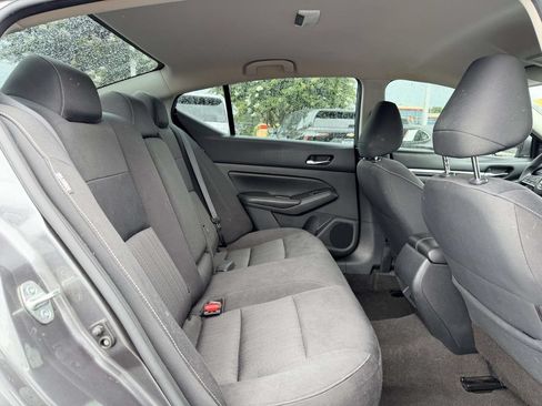 Used 2022 Nissan Altima 2.5 SV FWD image 10