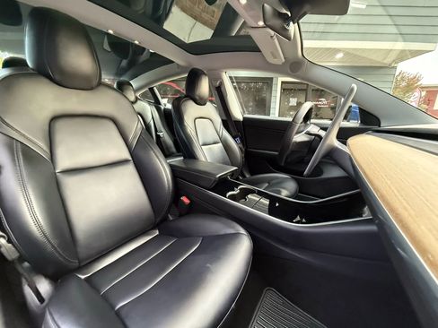 Used 2019 Tesla Model 3 Standard Range Plus image 29