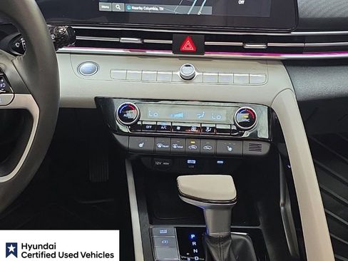 Certified 2025 Hyundai Elantra Limited FWD image 23