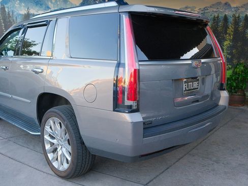 Used 2019 Cadillac Escalade Luxury image 46